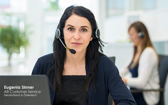 An image of a customer service representative