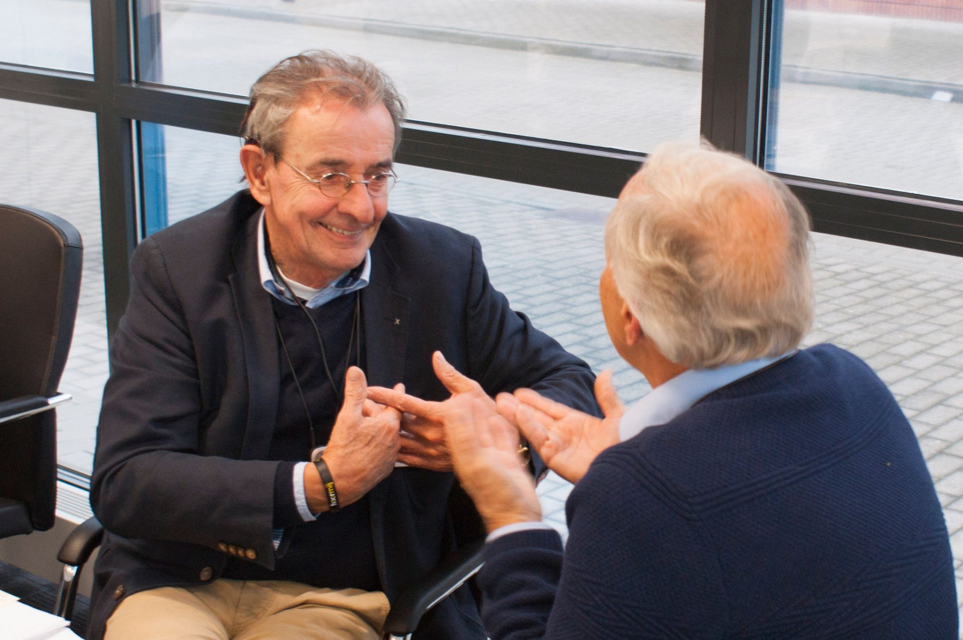 Ervaringsdeskundige beantwoordt vragen op CI-informatiebijeenkomst