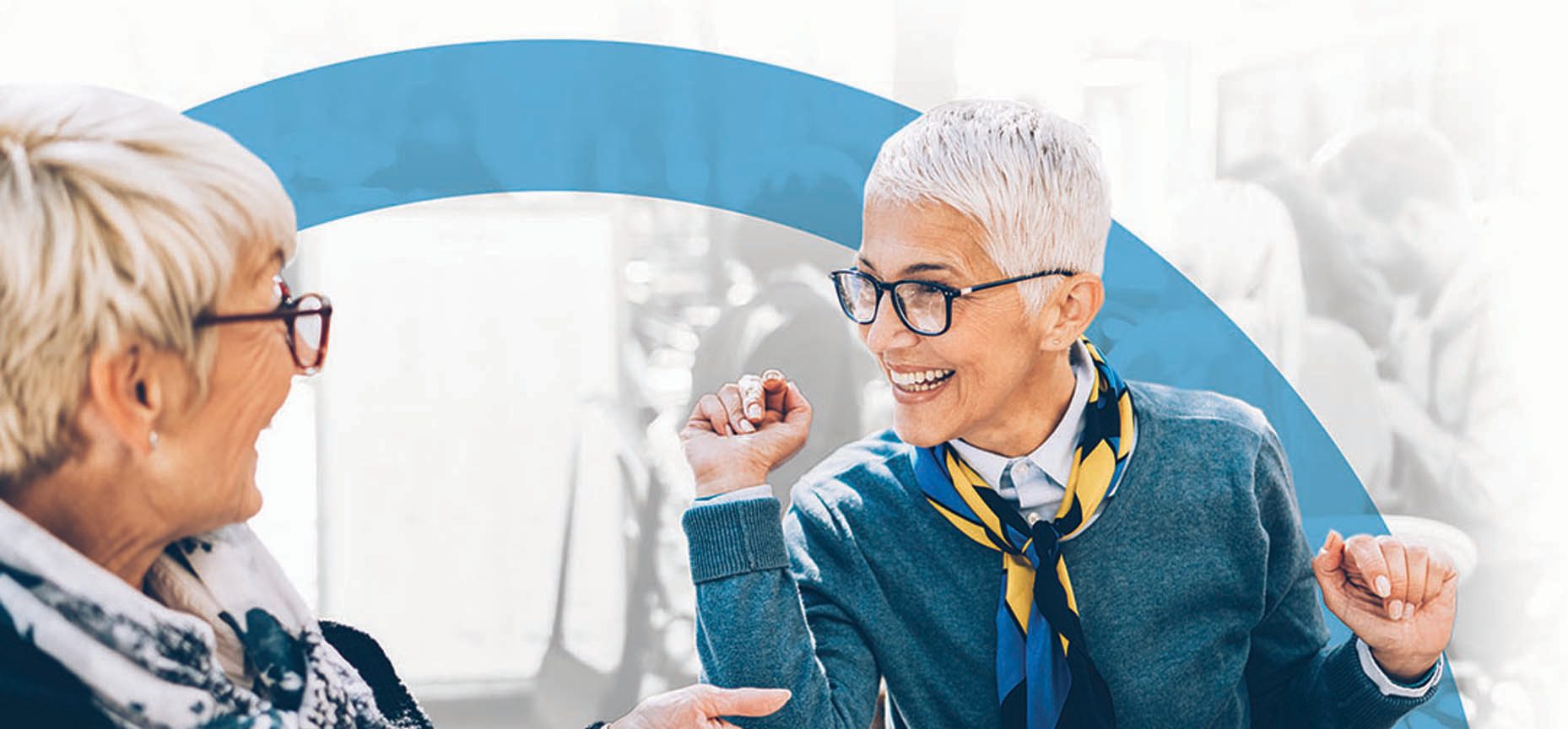 two people at a cafe having lunch 